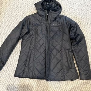 NWOT: Columbia Fleece Lined Quilted Jacket Medium Hooded Black.